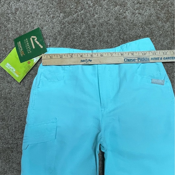REGATTA GREAT OUTDOORS KIDS SORCER CARGO WALKING SHORTS. COOL AQUA. SIZE 7-8. - Picture 3 of 13